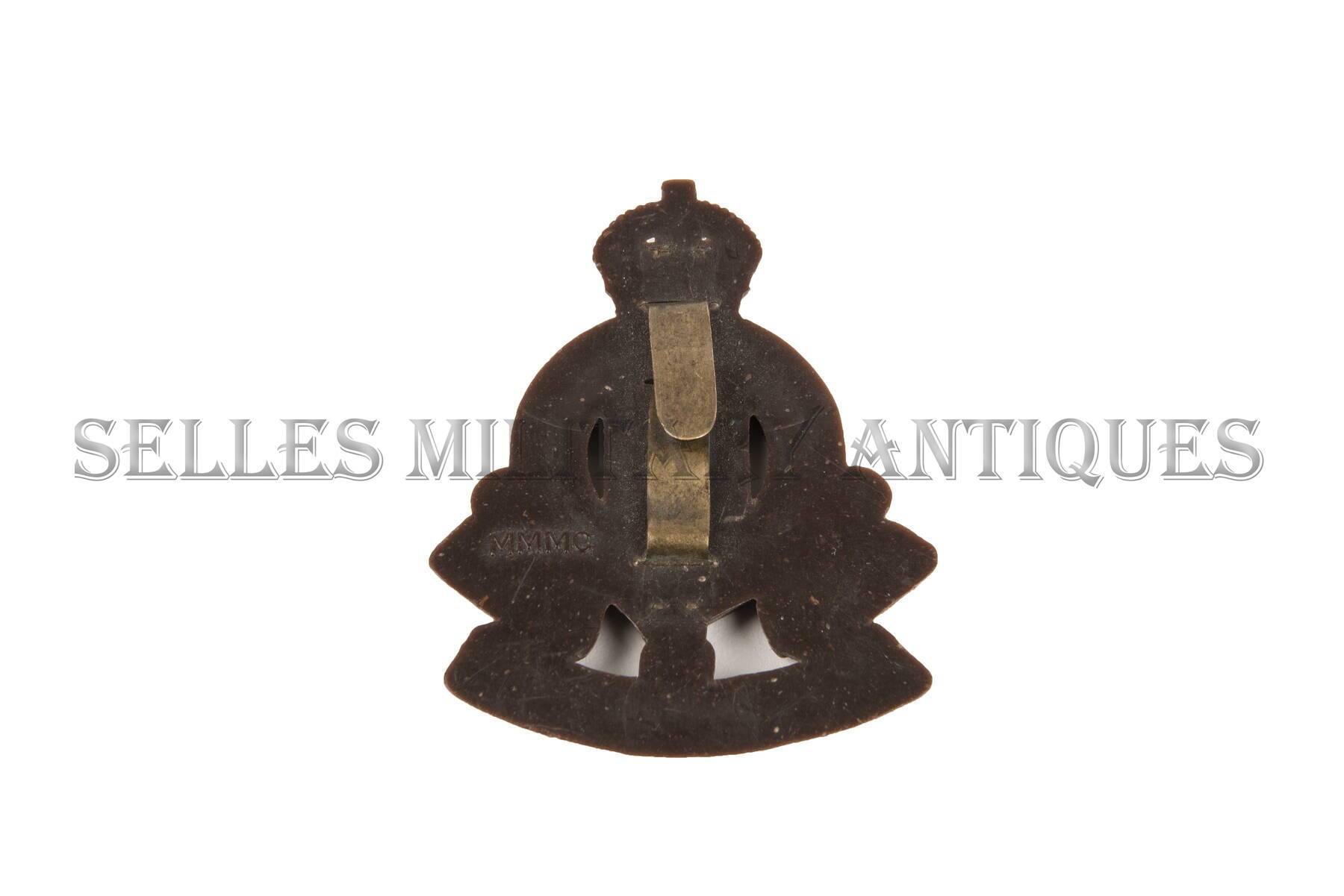 Capbadge plastique RAOC anglais (2)