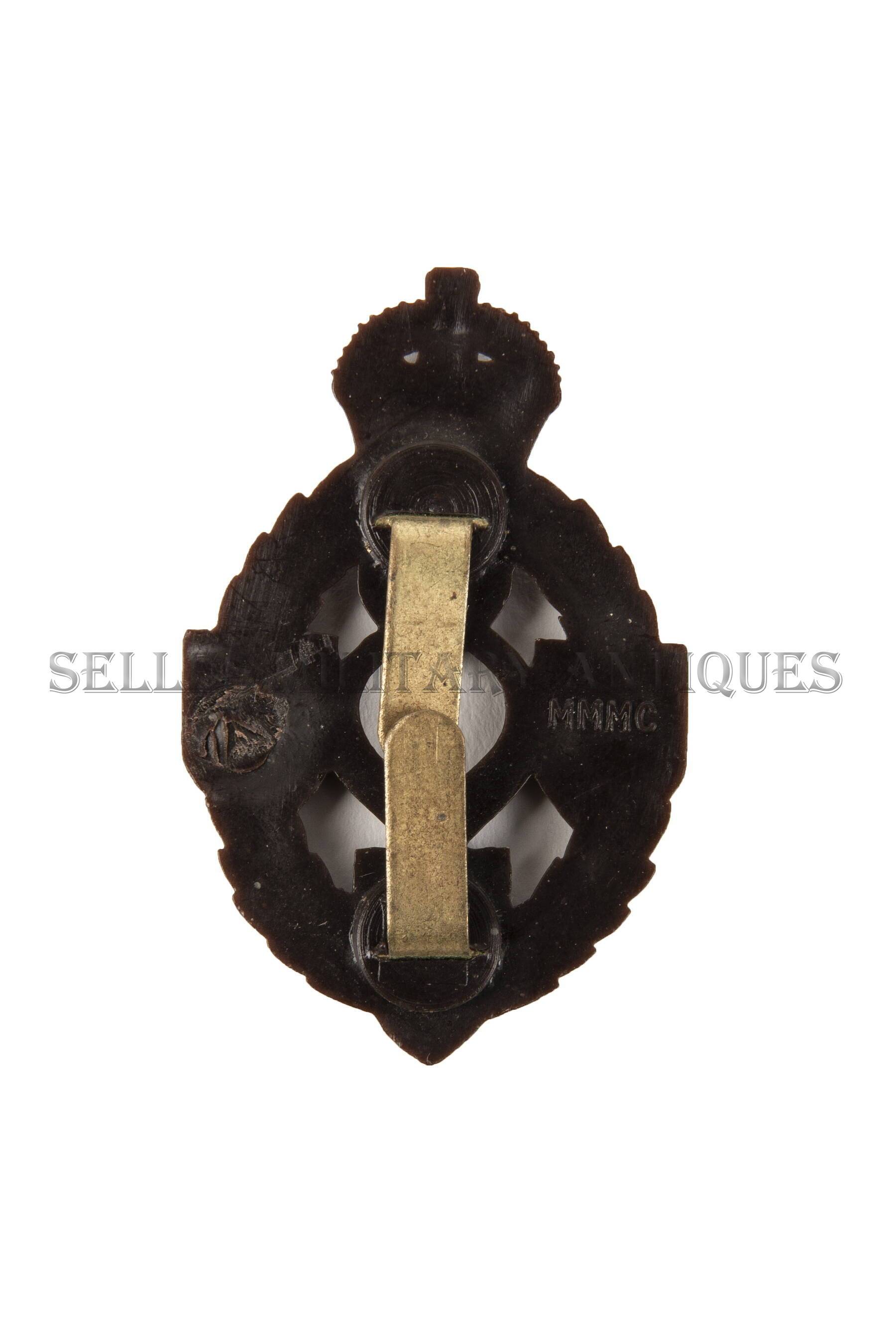 Capbadge REME anglais (2)
