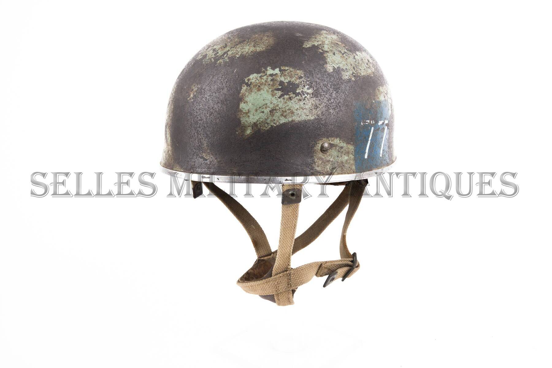 Casque MKII camoufle et identifie 77eme medical 6eme AB parachutiste anglais (1)