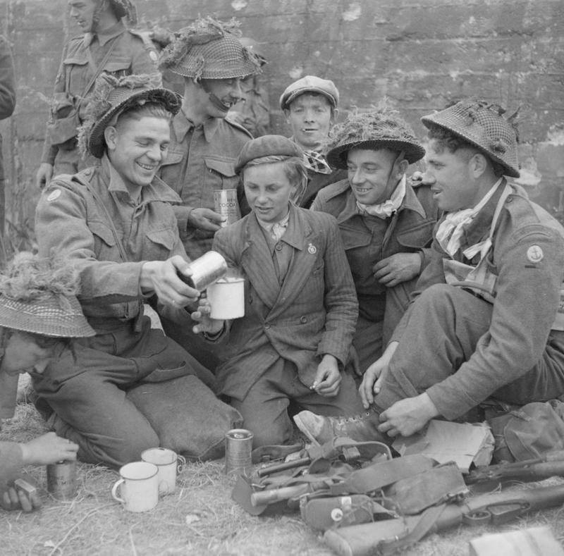 D-day_-_British_Forces_during_the_Invasion_of_Normandy_6_June_1944_B5254