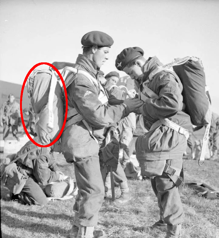 inner_British_paratroopers_April_1944